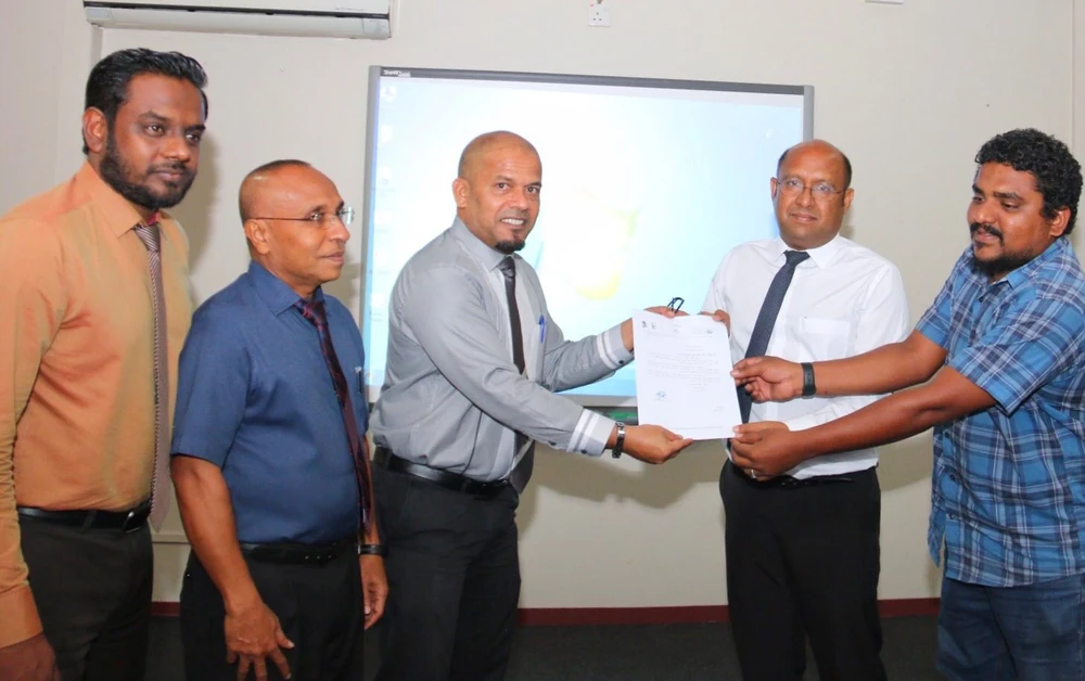 ލޭބާ ޕާޓީ އަލުން އިއާދަކޮށް ސިޔާސީ ޕާޓީތަކުގެ ދަފްތަރުގައި ހިމަނައިފި