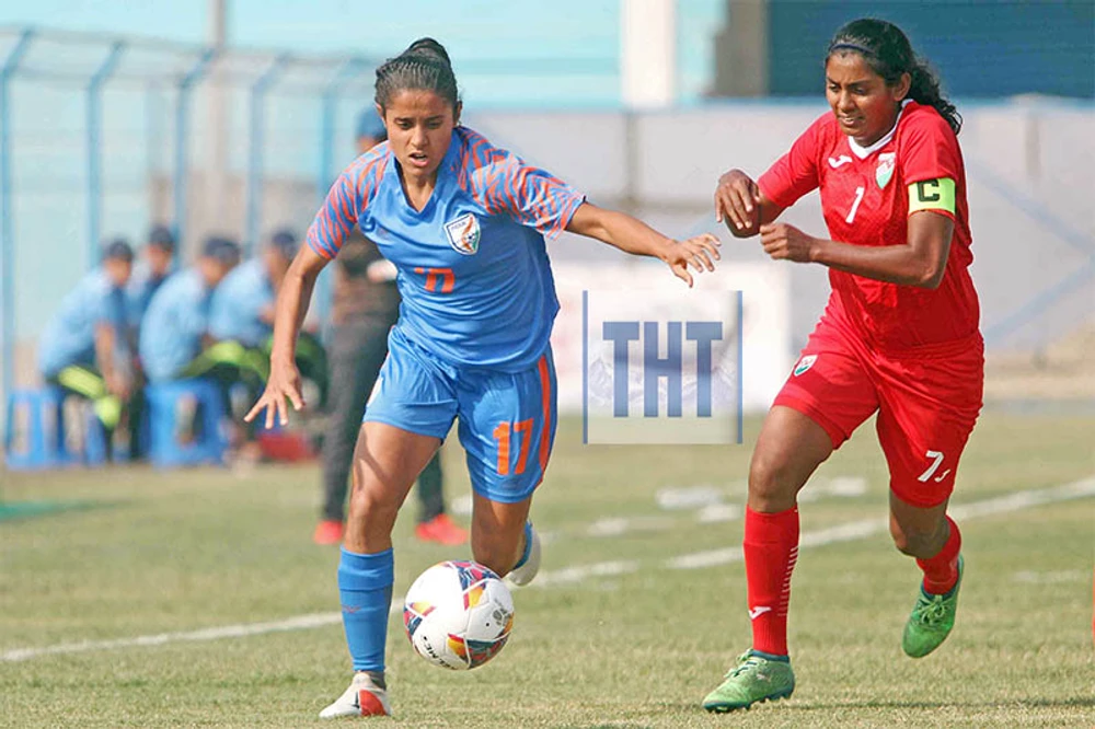 އަންހެނުންގެ ލީގުގަ ވާދަކުރާ ކޮންމެ ޓީމަކަށް އެއްލައްކަ ރުފިޔާގެ އެހީ ދޭން ނިންމައިފި