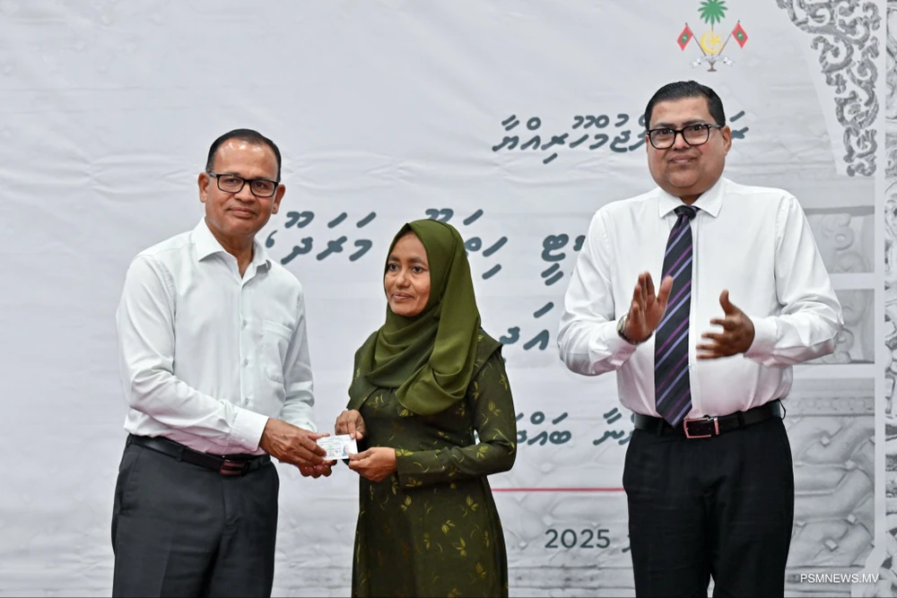 ހިތަދޫގައި ޕާސްޕޯޓު، ފޭދޫގައި އައިޑީ ކާޑާއި ޕާސްޕޯޓުގެ ހިދުމަތް ފަށައިފި