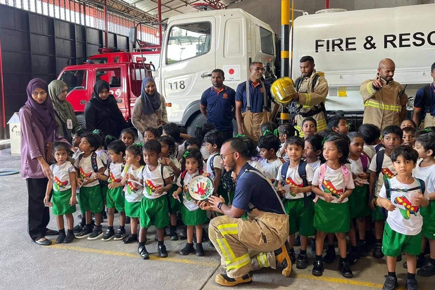 ފަލާޙް ޕްރީސްކޫލުގެ ދަރިވަރުން، އެމްއެންޑީއެފް މާލޭ ފަޔަރ ސްޓޭޝަނަށް ޒިޔާރަތްކޮށްފި