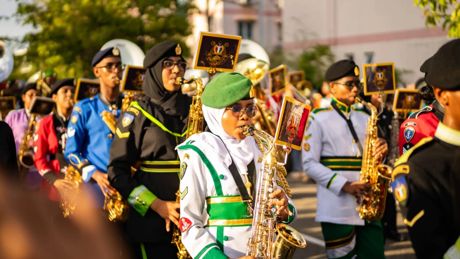މިނިވަން ދުވަހުގެ މުނާސަބަތުގައި ހުޅުމާލޭގައި ބޭއްވި ޕެރޭޑުގެ ތެރެއިން