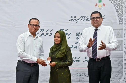 ހިތަދޫގައި ޕާސްޕޯޓު، ފޭދޫގައި އައިޑީ ކާޑާއި ޕާސްޕޯޓުގެ ހިދުމަތް ފަށައިފި