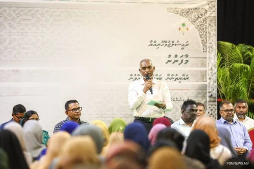 ރައީސް މާދަމާ ރޭ ހެންވޭރު ރައްޔިތުންނާ ބައްދަލުކުރައްވަނީ